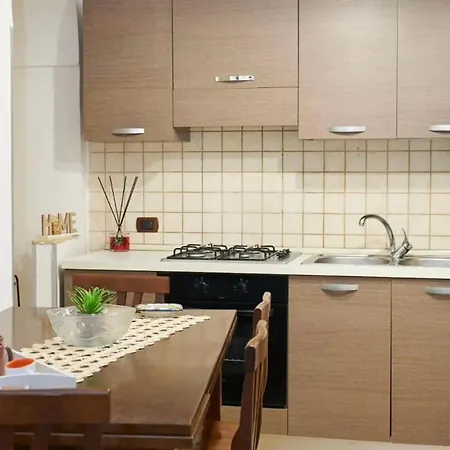 45 شقة نابولي